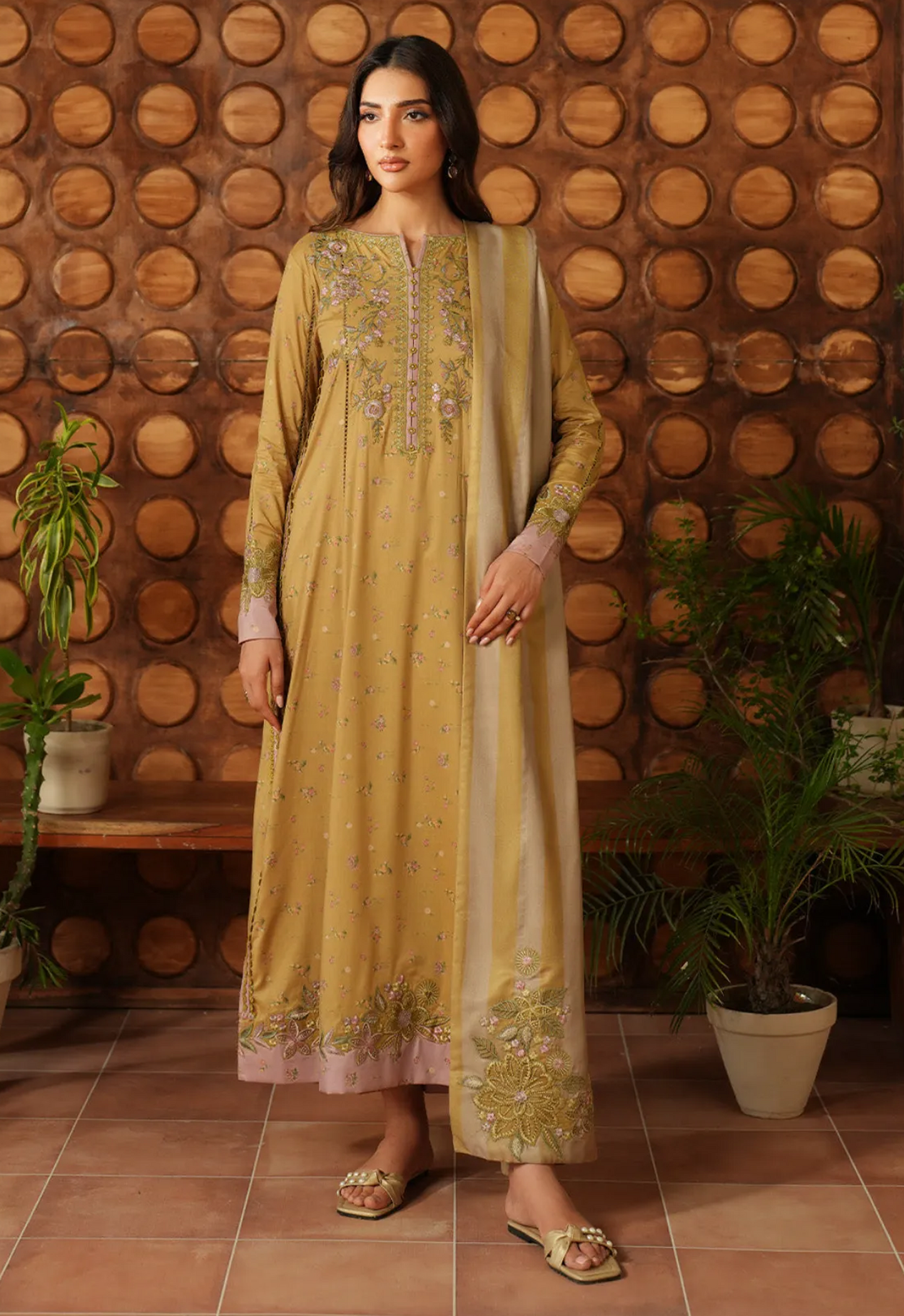Embroidered Lawn 3 Piece Unstitched Suit IL-IPF-04 - Summer Collection