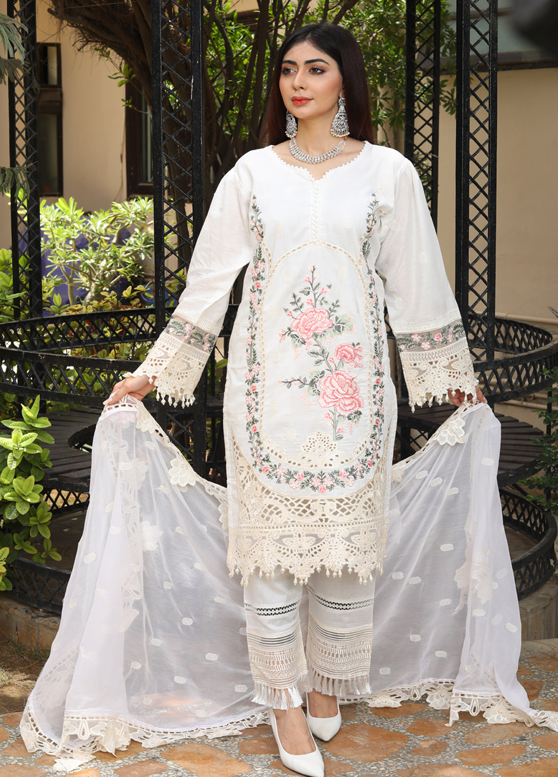 Embroidered Stitched 3 Piece Lawn Suit Design 601 Ready to Wear Polawn