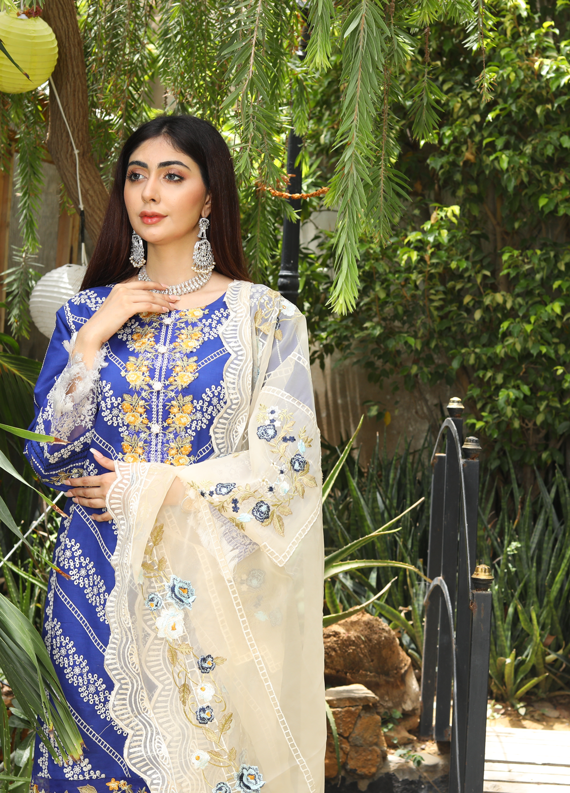 Embroidered Stitched 3 Piece Lawn Suit Design 606 Ready to Wear