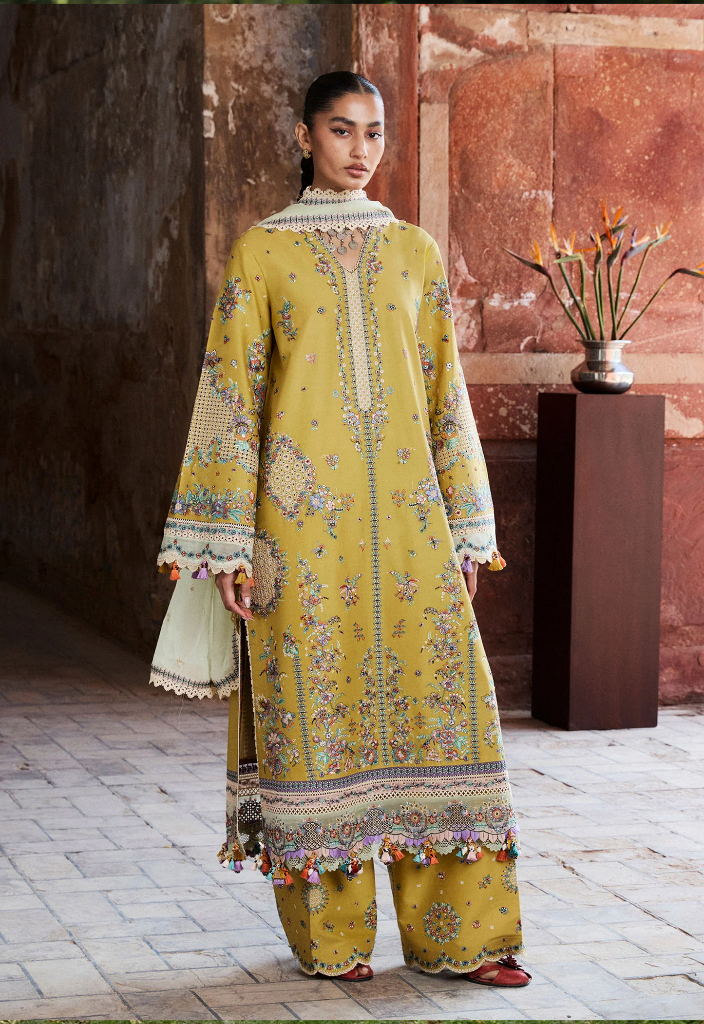 Embroidered Lawn 3 Piece Unstitched Suit HRL-SARI-26 - Summer Collection
